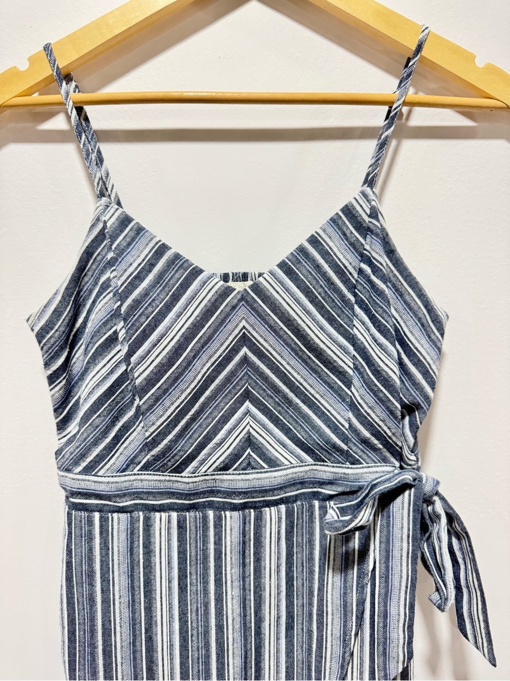 Hem & Thread Navy White Striped Faux Wrap Midi Dress Tie‎ Waist Spaghetti Size S - Picture 3 of 7